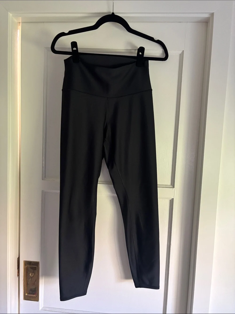 ALO Yoga 7/8 High-Waist Airlift Legging in black